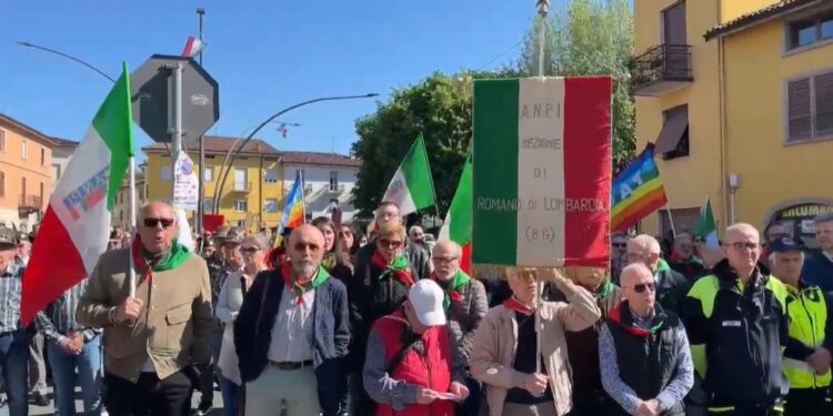 Al corteo del 25 aprile dopo stop Comune