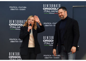 Leader di Vox posta una foto con la premier