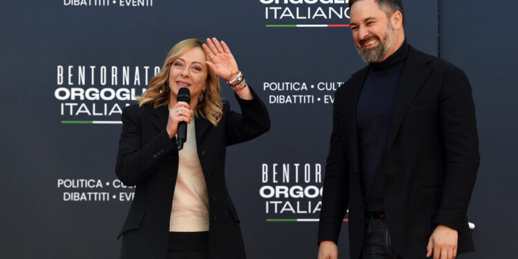 Leader di Vox posta una foto con la premier