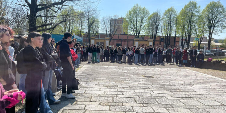 Universitari "rumorosi" per le vittime di femminicidio