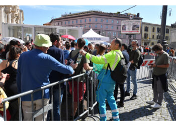 Alle 16 l'arrivo dei cardinali per il loro omaggio