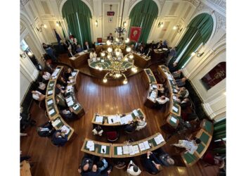 Rigettata la mozione del centrosinistra