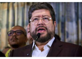L'ex ministro è sostenuto dalla coalizione Unidad Nacional
