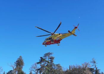 Sul posto l'elicottero sanitario e i tecnici del Cnsas