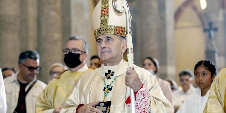 Sabato alle 12 in tutte chiese. L'arcivescovo sarà ai funerali