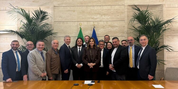 La ministra incontra sindaci e operatori turistici
