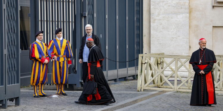 Sospese anche le visite ai Giardini Vaticani e alla Necropoli