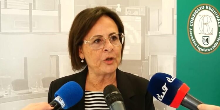 La capogruppo dem delle Marche 'Lorenza ha difeso Costituzione'