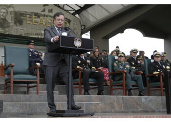Il presidente ferma le operazioni militari offensive