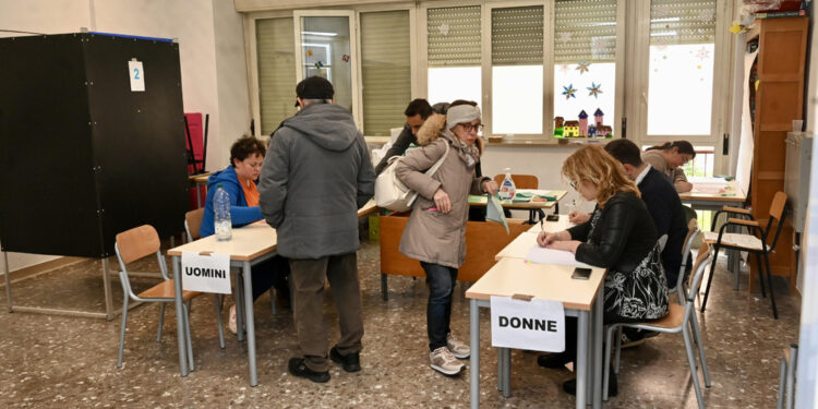 Con 36.265 votanti su 68.907 elettori. La più alta a S.Pier(61%)