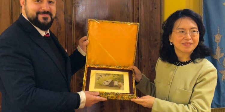 Nel Pratese abbandonate 1.000 tonnellate anno di scarti tessili