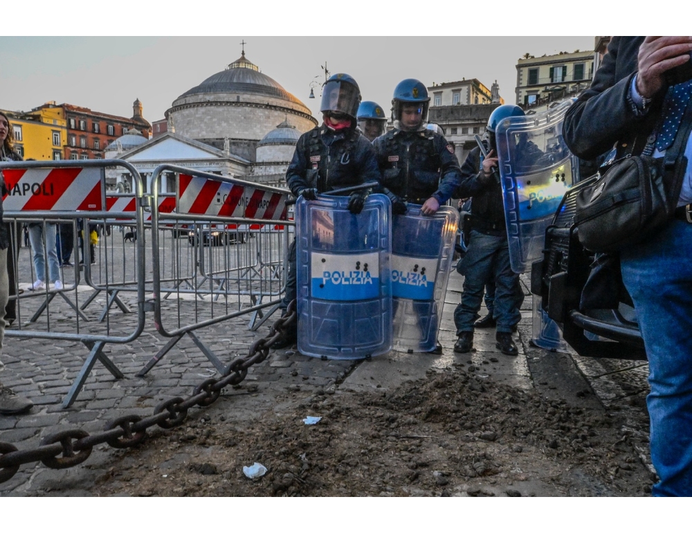 Ddl sicurezza, tensione a Napoli tra manifestanti e polizia