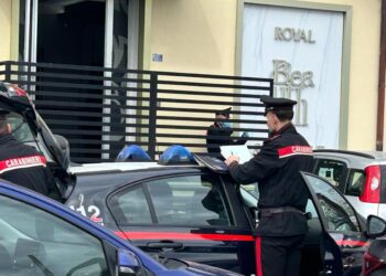 Fatale per la vittima un colpo di pistola alla giugulare