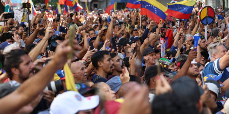 Il governo Maduro ha anticipato le legislative a maggio