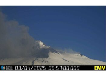 Tremore vulcanico su valori alti