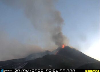 Restrizione per l'emissione di cenere vulcanica in atmosfera