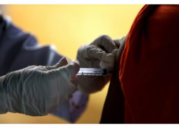 Petro avverte sul pericolo dell'arrivo del virus a Bogotà