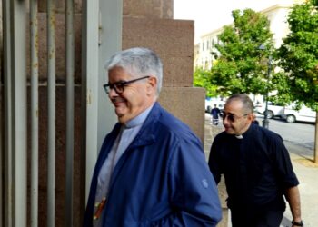 Accusato con altri otto di aver usato per fini privati 2 milioni