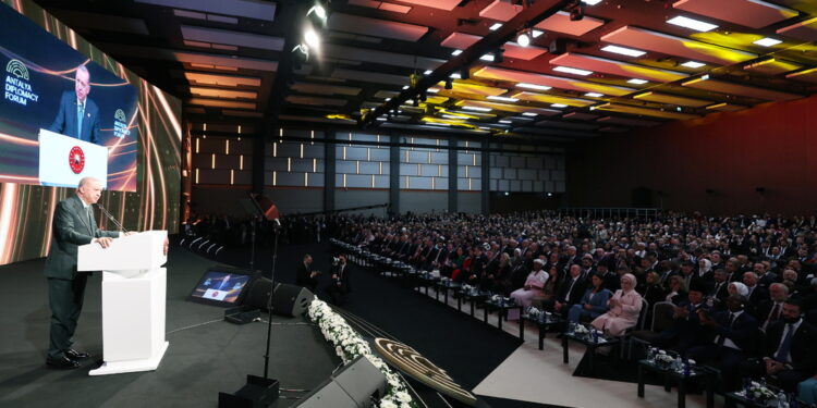 A margine dell'incontro vede Erdogan e il premier libico Dbeibah