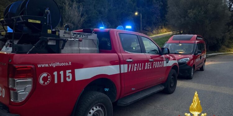 Trasportato in elicottero all'ospedale. Illesa la madre