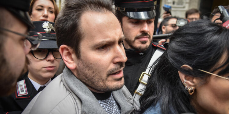 Gli erano già state prese nelle settimane scorse