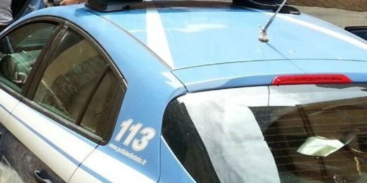 Una 46enne cinese grave in ospedale. Lui voleva 10.000 euro