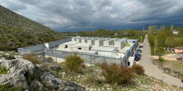 L'Albania si prepara. Corte Ue