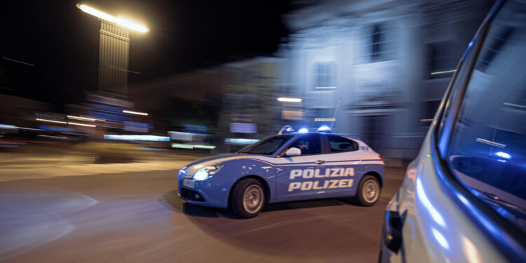 Una pattuglia della Questura di Bolzano arresta l'uomo