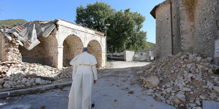 La visita a sorpresa nella frazione di San Pellegrino