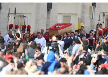 Campane a morto a San Pietro per la traslazione