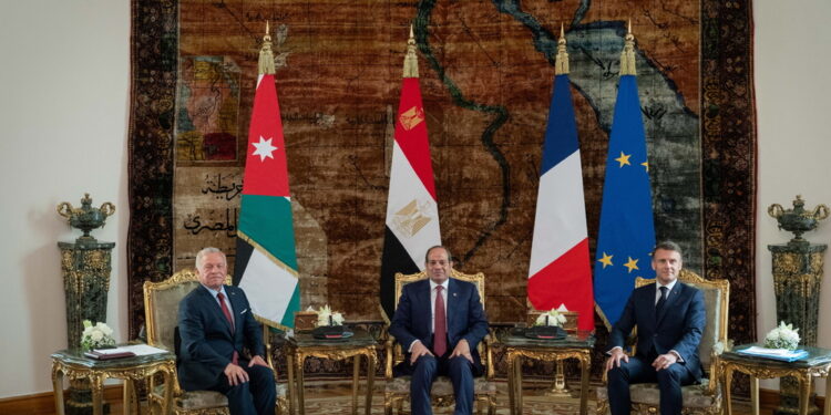 Presidente francese organizza videocall