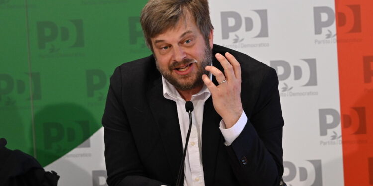 'Sulla vicenda impressionante livello di omertà politica'