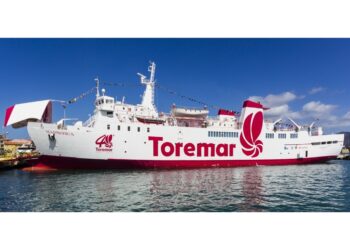 Su Livorno anche se mare grosso traffico regolare