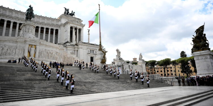 Presenti anche le più alte cariche dello Stato