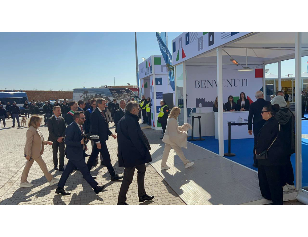 Meloni, preoccupata per i dazi, ma nessun allarmismo