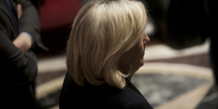 Minacce a Bénédicte de Perthuis