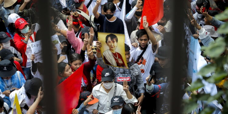 Ma Aung San Suu Kyi resterà in carcere