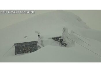 Venti a 130 km orari e quasi un metro di neve fresca