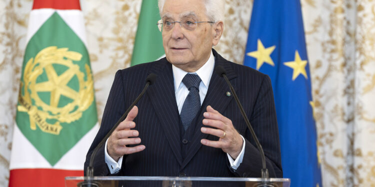 Tajani e Conte alle Fosse Ardeatine. Schlein al corteo a Milano