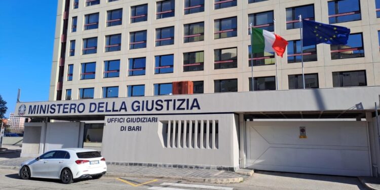 Dubbi su autenticità titoli di studio moglie consigliere Pd
