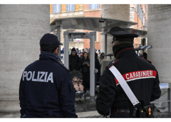 In mille per arrivo delegazioni