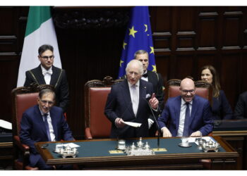 Alla Camera omaggia Falcone e poi cita la Divina Commedia