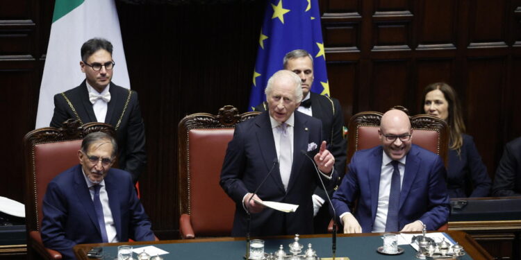 Alla Camera omaggia Falcone e poi cita la Divina Commedia