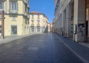 Non è in gravi condizioni. Indagano le forze dell'ordine