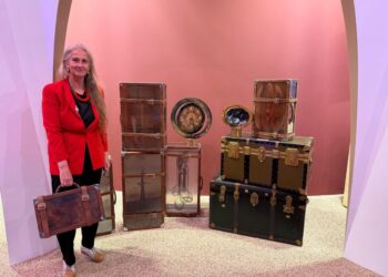 'Sette delle 14 valigie presentate alla Biennale nel 2022'