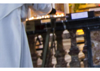 Su richiesta della Diocesi si era già dimesso da parroco