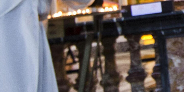 Su richiesta della Diocesi si era già dimesso da parroco