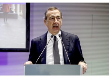 Il Pd: 'Il ministro Piantedosi intervenga per impedirlo'
