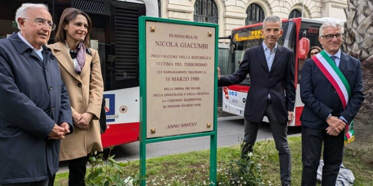 Fu ammazzato di fronte al Tribunale mentre tornava a casa