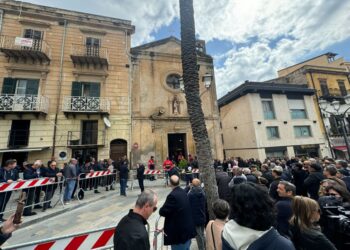 I familiari in piazza: 'Un angelo